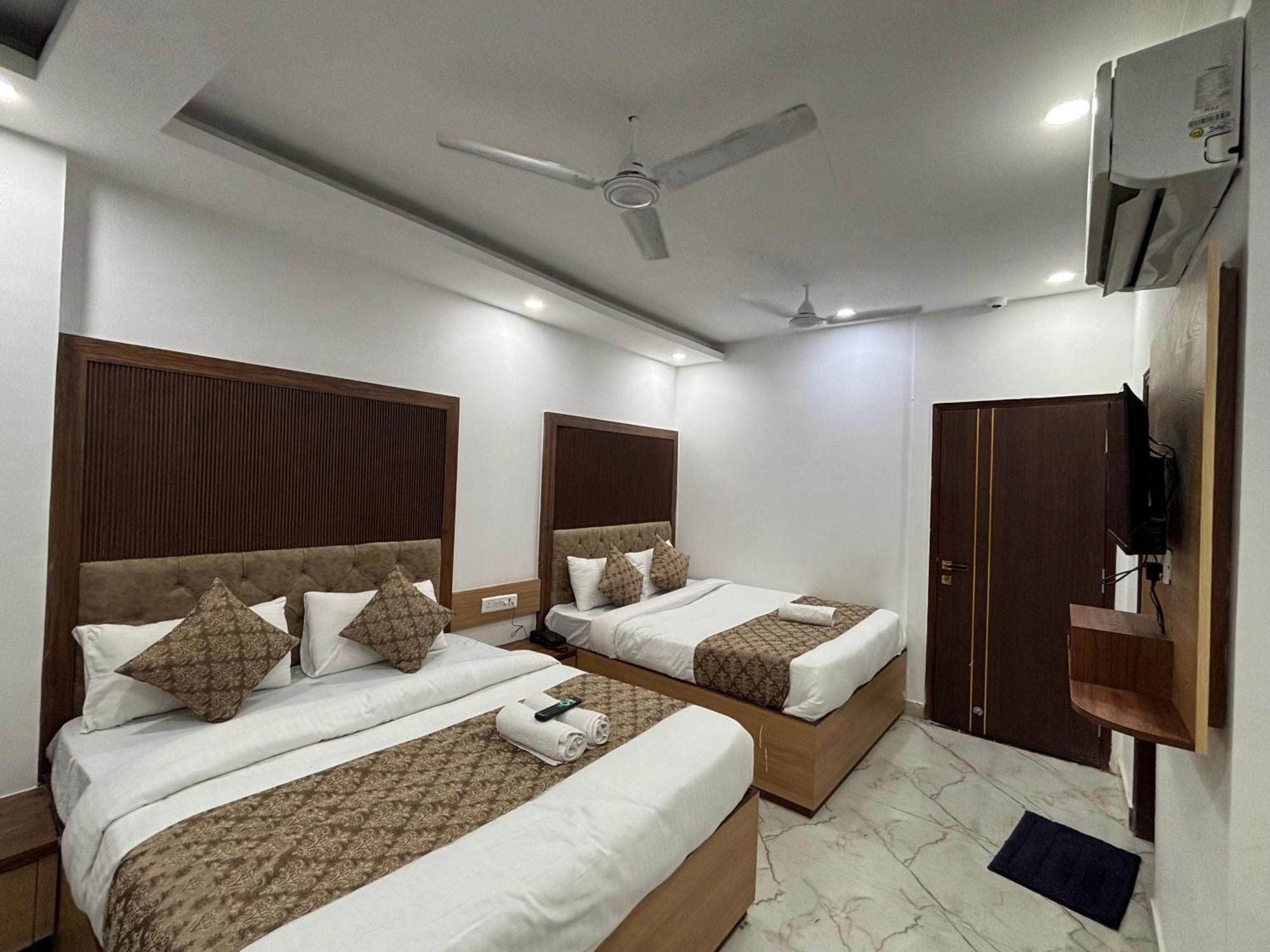 Cg Internationl By Sweet Guest House Нью-Дели Экстерьер фото